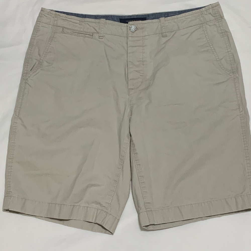 Tommy Hilfiger Denim Beige Golf Flat Front Shorts